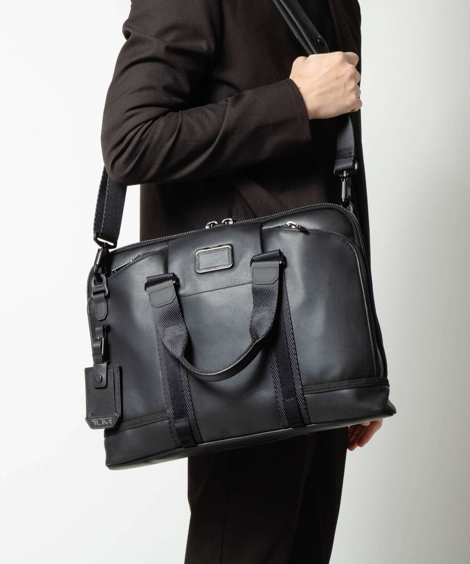 極美品 TUMI アルファブラボー BROOKS SLIM ブリーフ Tumi Alpha Bravo Brooks Slim Briefcase | Costco