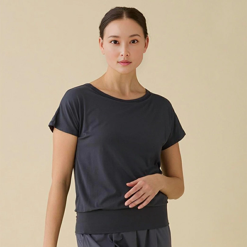 スリア　ヨガやピラティス用　グレー 丸首Tシャツ machikaada公式 ヨガウェア トップス レディース ピラティス ウェア T
