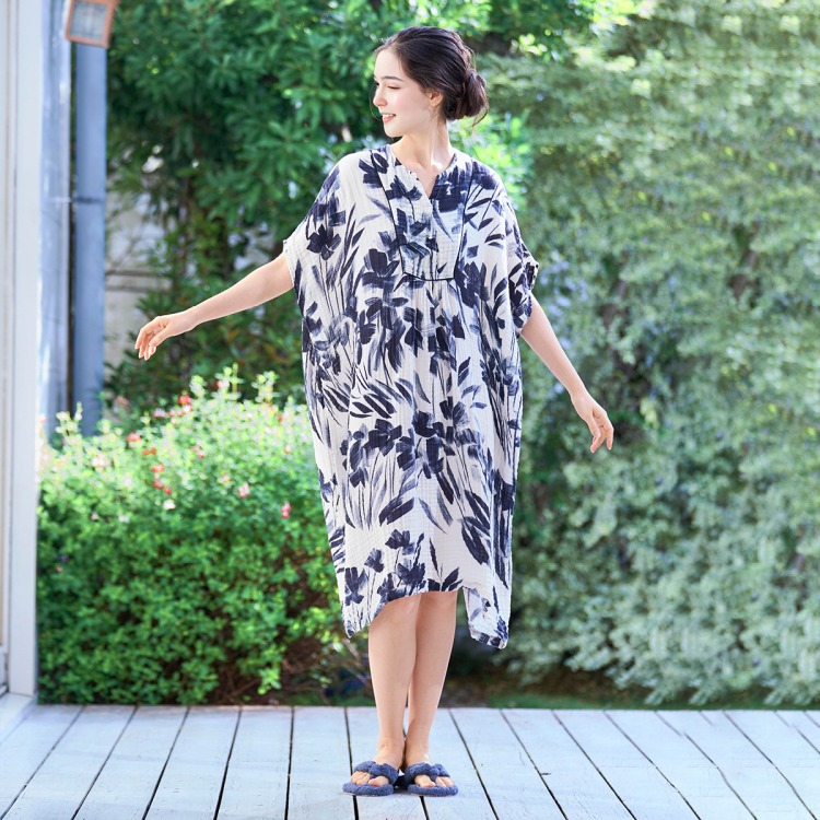 UCHINO 緑系花柄クレープガーゼノースリーブワンピース 新品タグ付き UCHINO 緑系花柄クレープガーゼノースリーブワンピース 新品タグ付き