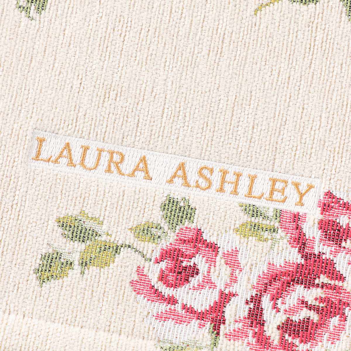 さらに値下げ！ローラアシュレイ　敷きマット　刺繍 楽天市場】(SALE)LAURA ASHLEY(ローラ アシュレイ) リトルバインズ