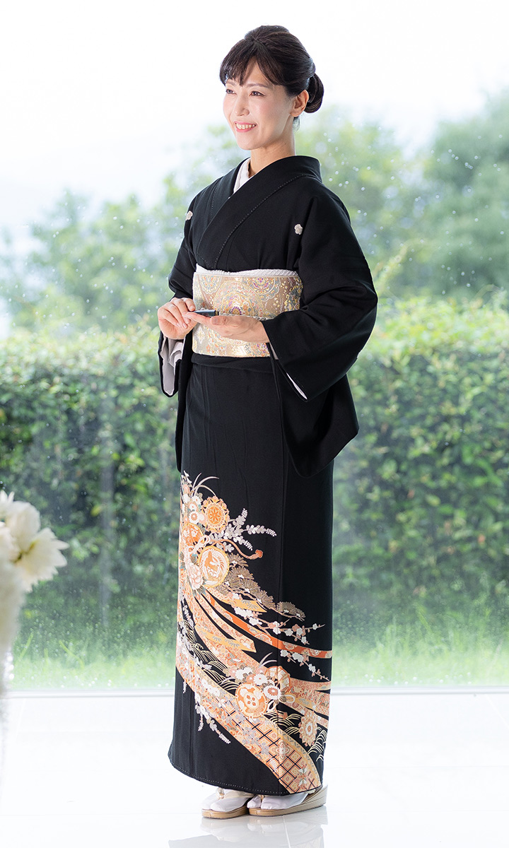 美品 黒地の豪華唐織袋帯 松 藤 吉祥文様 正絹 フォーマル 色留袖 黒留袖 レンタル留袖 フルセット 高級正絹 留袖 レンタル 鼓・蔓帯文様 TS