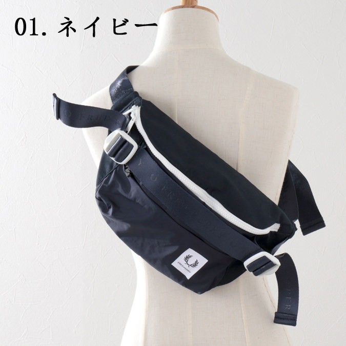 美品　　フレッドペリーバッグ FRED PERRY フレッドペリー Fred Perry ボディバッグ 30×18cm