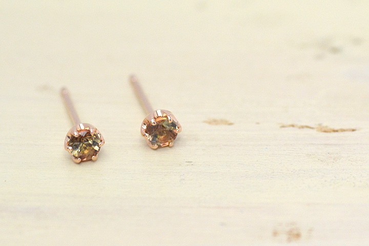 ピアス アンダルサイト PT900・K18・K10選択可 プラチナ ゴールド