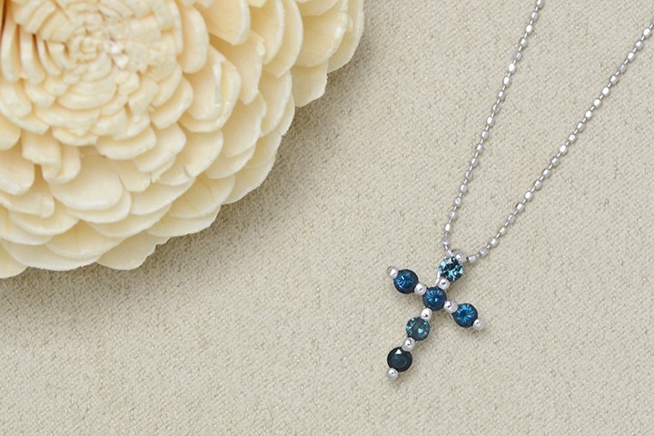 デザイン ガーネット ペンダント カラーチェンジガーネット ネックレス ペンダント 0.3ct K10WG