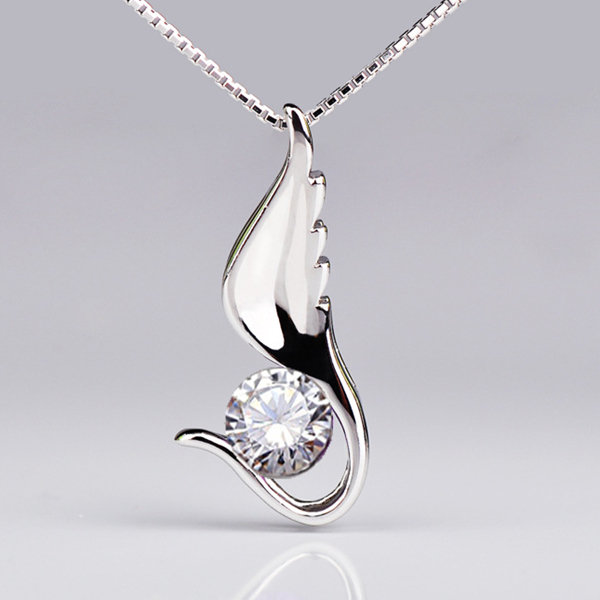 天使の羽 ネックレス レディース czダイヤ 水晶 プラチナ仕上げ : 雲柱