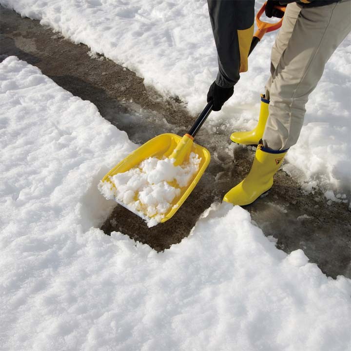 雪かきスコップ 車 雪かき 収納 車載 スノースコップ 除雪 雪かき棒 着脱式 メタルブレードスコップ 全3色 アイリスオーヤマ