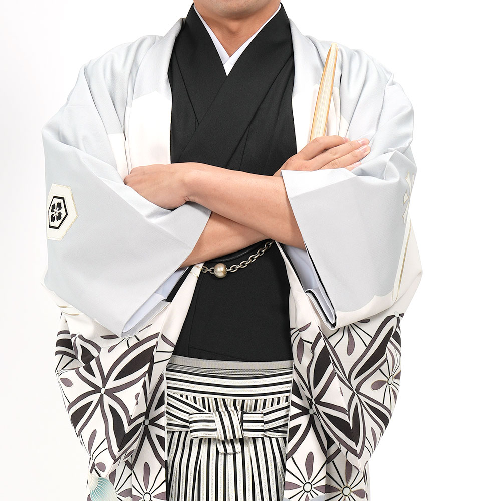 新品未使用！ ｜往復送料弊社負担｜【レンタル】【対応身長160cm-170cm】男性用レンタル紋付き袴フルセット｜紋付きフルセット｜紋付袴レンタル｜羽織紐｜袴｜はかま｜ 【L3050522648】(19250円)