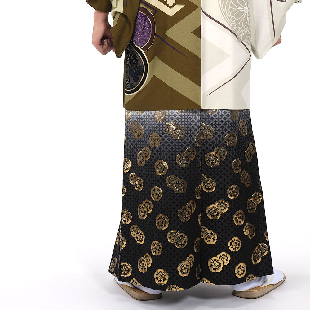 【値下げ】 ｜往復送料弊社負担｜【レンタル】【対応身長160cm-170cm】男性用レンタル紋付き袴フルセット｜紋付きフルセット｜紋付袴レンタル｜羽織紐｜袴｜はかま｜ 【K3111531098】(19635円)