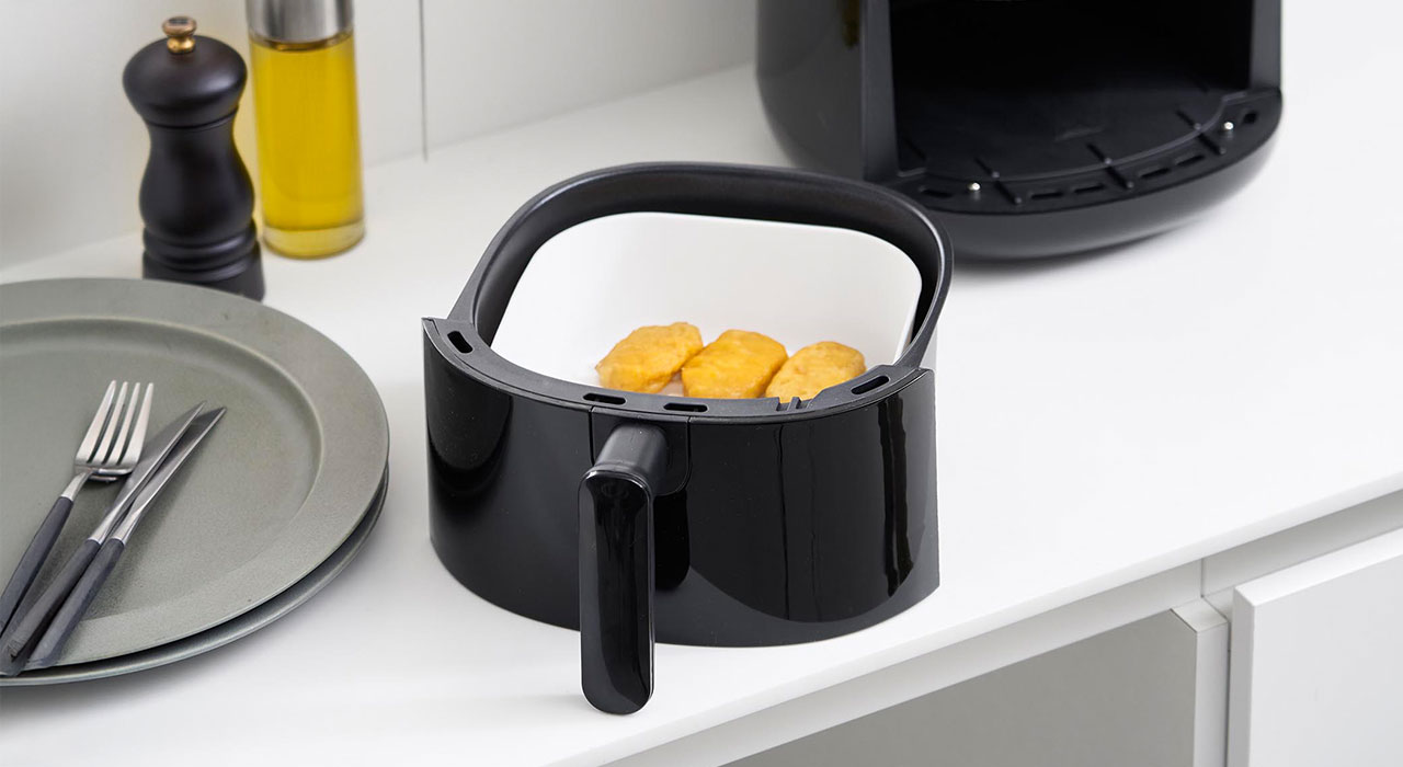 Tupperware エアフライヤー 3L 1200W 未使用品 新品 tupperware タッパーウェア エアフライヤー ノンフライヤー