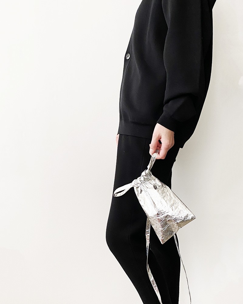 【期間値下げ新品】formuniform フォームユニフォーム　ショルダーバック formuniform（フォームユニフォーム）｜Drawstring bag with