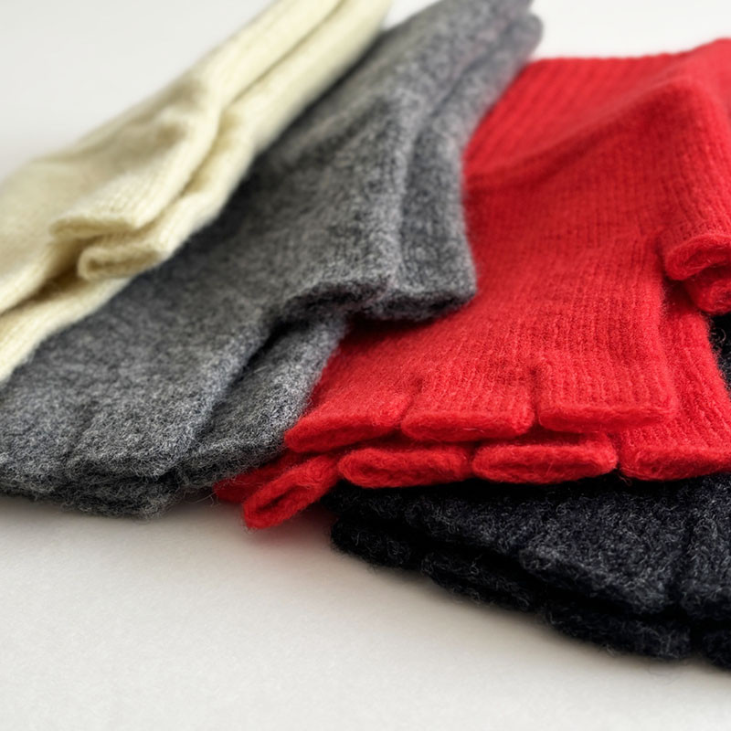 Cinq（サンク） 指なし手袋 ラムウール100% スコットランドチャコール