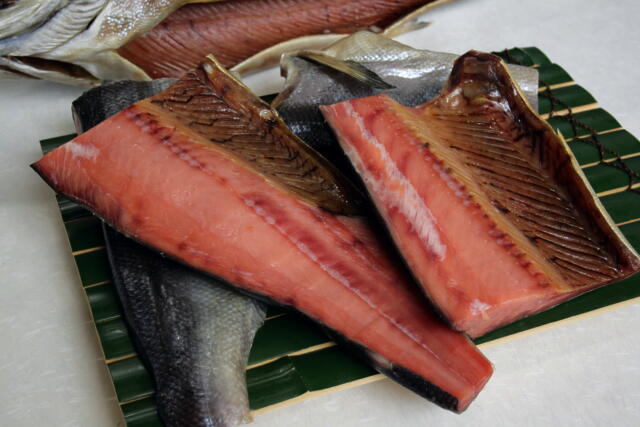 0kg 四つ切にして 一尾