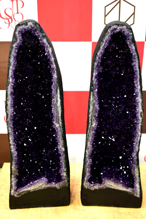 ☆超極大!!約13キロ‼︎☆最強開運☆アメジストドーム☆美紫、ゴールド ペアドーム アメジスト ドーム 極上最高級 約215kg(2本合計) 濃紫