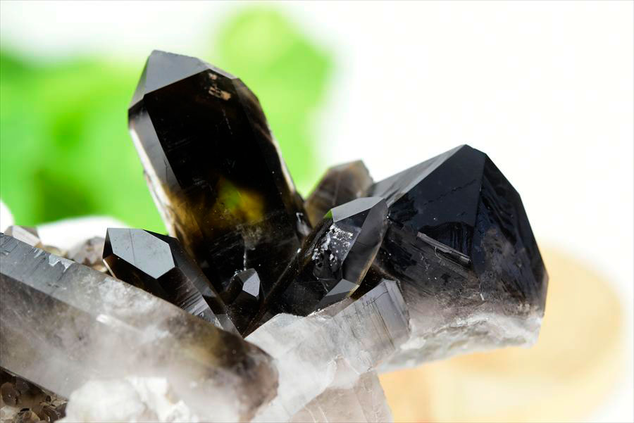 アーカンソー州産 黒水晶 スモーキークォーツ (約141.5g) クラスター