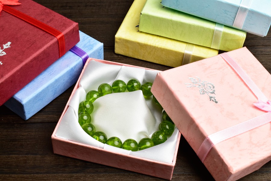 再入荷：ブレスレット用化粧箱 (6色セット) (約9cm×9cm) ギフト