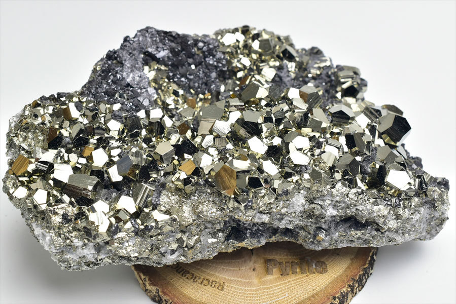 パイライト 黄鉄鉱 (約1039g) クラスター 原石 五角十二面体結晶タイプ