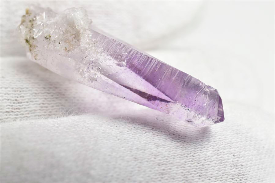 ベラクルス アメジスト 結晶 原石 クラスター 鉱物 鉱石 標本 水晶 クォーツ アメジスト 単結晶 ポイント (約3.1g) メキシコ ベラクルス産