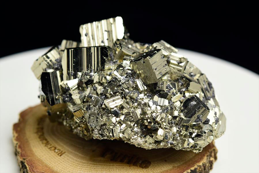 パイライト 黄鉄鉱 (約359g) クラスター ギラギラ結晶 原石 ペルー