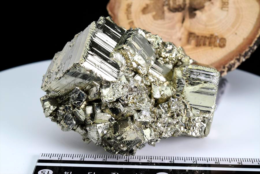 パイライト 黄鉄鉱 クラスター (約496g) 原石 ギラギラ結晶 CUBO