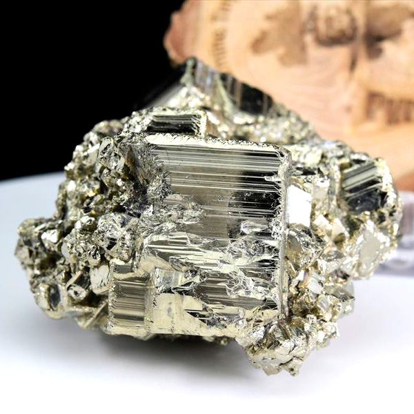 パイライト／ペルー　ラクラカンチャ鉱山産　CUBE型　クラスター原石 パイライト 黄鉄鉱 クラスター (約496g) 原石 ギラギラ結晶 CUBO