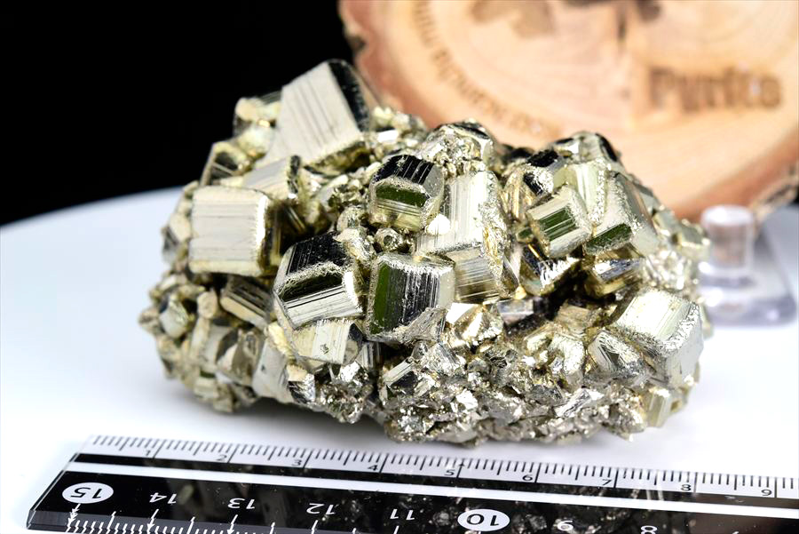 パイライト 黄鉄鉱 クラスター (約371g) 原石 ギラギラ結晶 CUBO