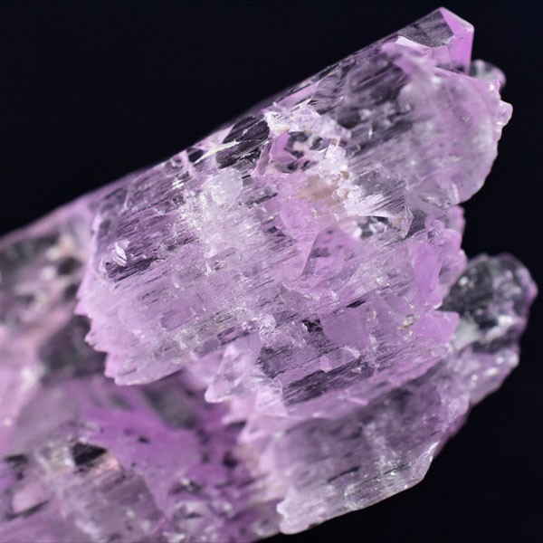 クンツァイト (約24.8g) リチア輝石 結晶 原石 ヒデナイト 鉱物標本