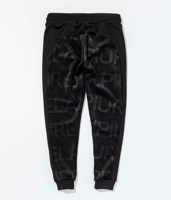 1PIU1UGUALE3 RELAX ウノピゥウノウグァーレトレ エンボスロゴベロア