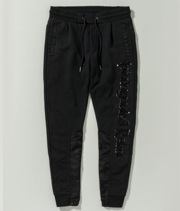 1PIU1UGUALE3 RELAX ウノピゥウノウグァーレトレ リラックス ロゴ