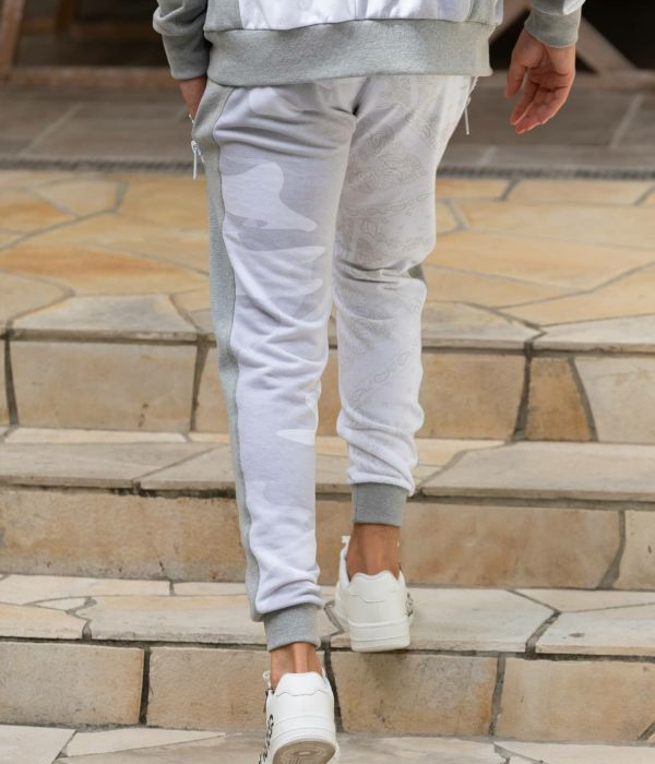 1PIU1UGUALE3 RELAX ウノピゥウノウグァーレトレ リラックス カモ