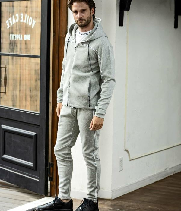 1PIU1UGUALE3 RELAX ウノピゥウノウグァーレトレ リラックス