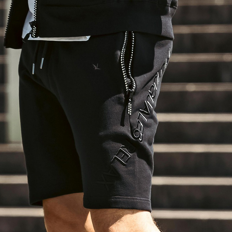 1PIU1UGUALE3 ブラック　ショートパンツ 1PIU1UGUALE3 GOLF - REGULAR SHORTS / ブランドロゴ レギュラー