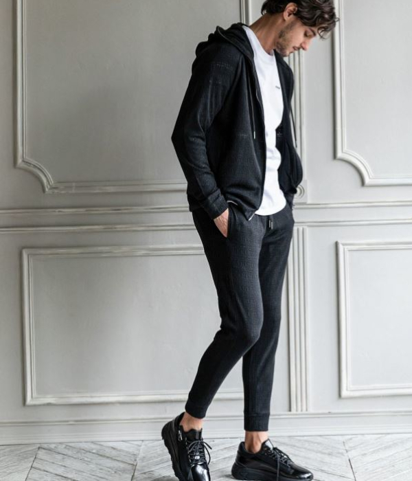 1PIU1UGUALE3 RELAX ウノピゥウノウグァーレトレ リラックス ブラック