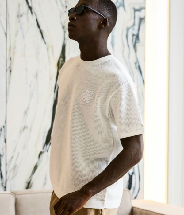 1PIU1UGUALE3 RELAX ウノピゥウノウグァーレトレ リラックス ロゴ