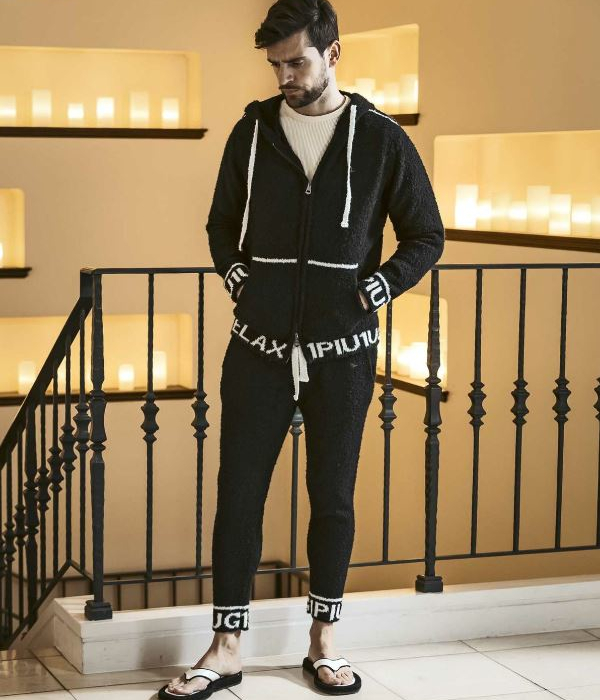 1PIU1UGUALE3 RELAX ウノピゥウノウグァーレトレ リラックス