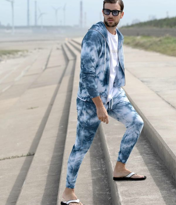 1PIU1UGUALE3 RELAX ウノピゥウノウグァーレトレ リラックス タイダイ