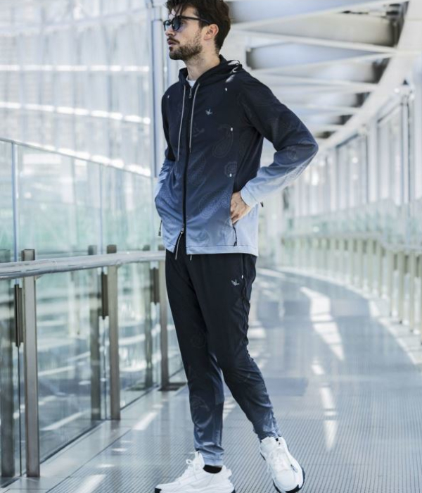 1PIU1UGUALE3 RELAX ウノピゥウノウグァーレトレ リラックス