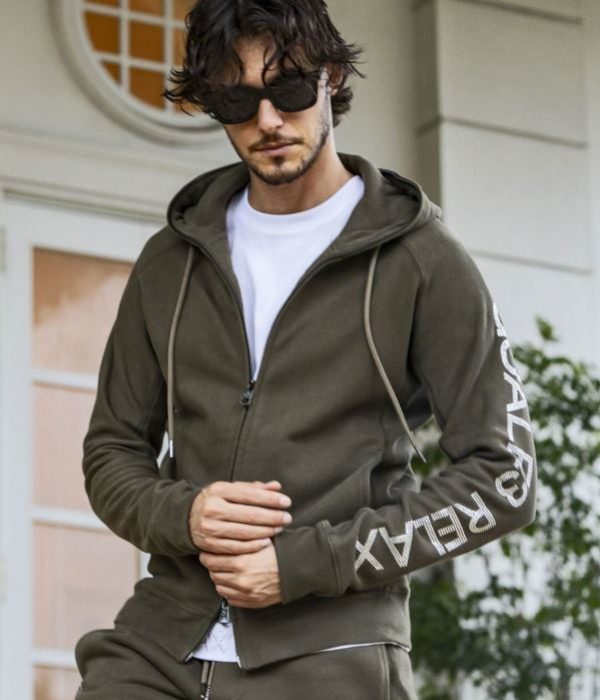 1PIU1UGUALE3 RELAX ウノピゥウノウグァーレトレ リラックス ラインストーンロゴパーカー メンズ フーディ ジャージ スウェット カジュアル スポーツ 1PIU1UGUALE3 RELAX ウノピゥウノウグァーレトレ リラックス ライン