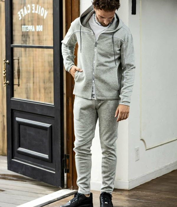 1PIU1UGUALE3 RELAX ウノピゥウノウグァーレトレ リラックス