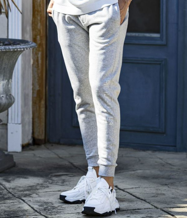 1PIU1UGUALE3 RELAX ウノピゥウノウグァーレトレ リラックス