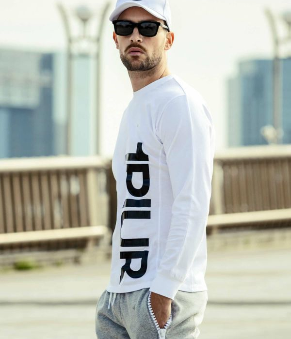 1PIU1UGUALE3 RELAX ウノピゥウノウグァーレトレ リラックス 縦ロゴロングTシャツ 長袖 ロンT カットソー カジュアル スポーツ | 1PIU1UGUALE3 RELAX | 01