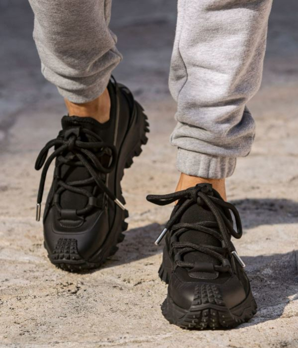 1PIU1UGUALE3 RELAX ウノピゥウノウグァーレトレ リラックス