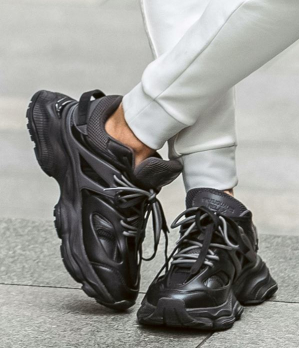 1PIU1UGUALE3 RELAX ウノピゥウノウグァーレトレ リラックス