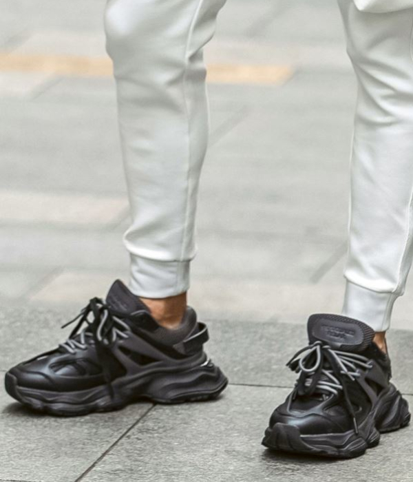 1PIU1UGUALE3 RELAX ウノピゥウノウグァーレトレ リラックス