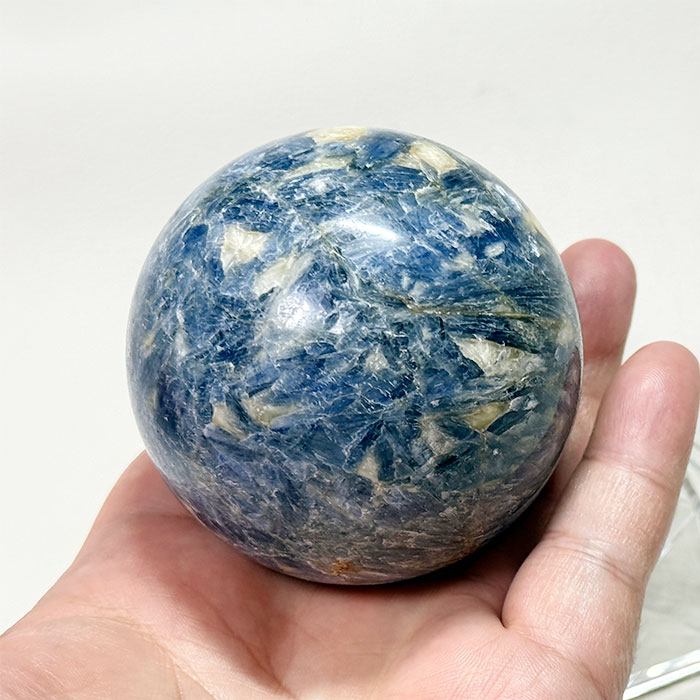 カイヤナイト 丸玉 原石 69mm 浄化 天然石 パワーストーン 台座付き