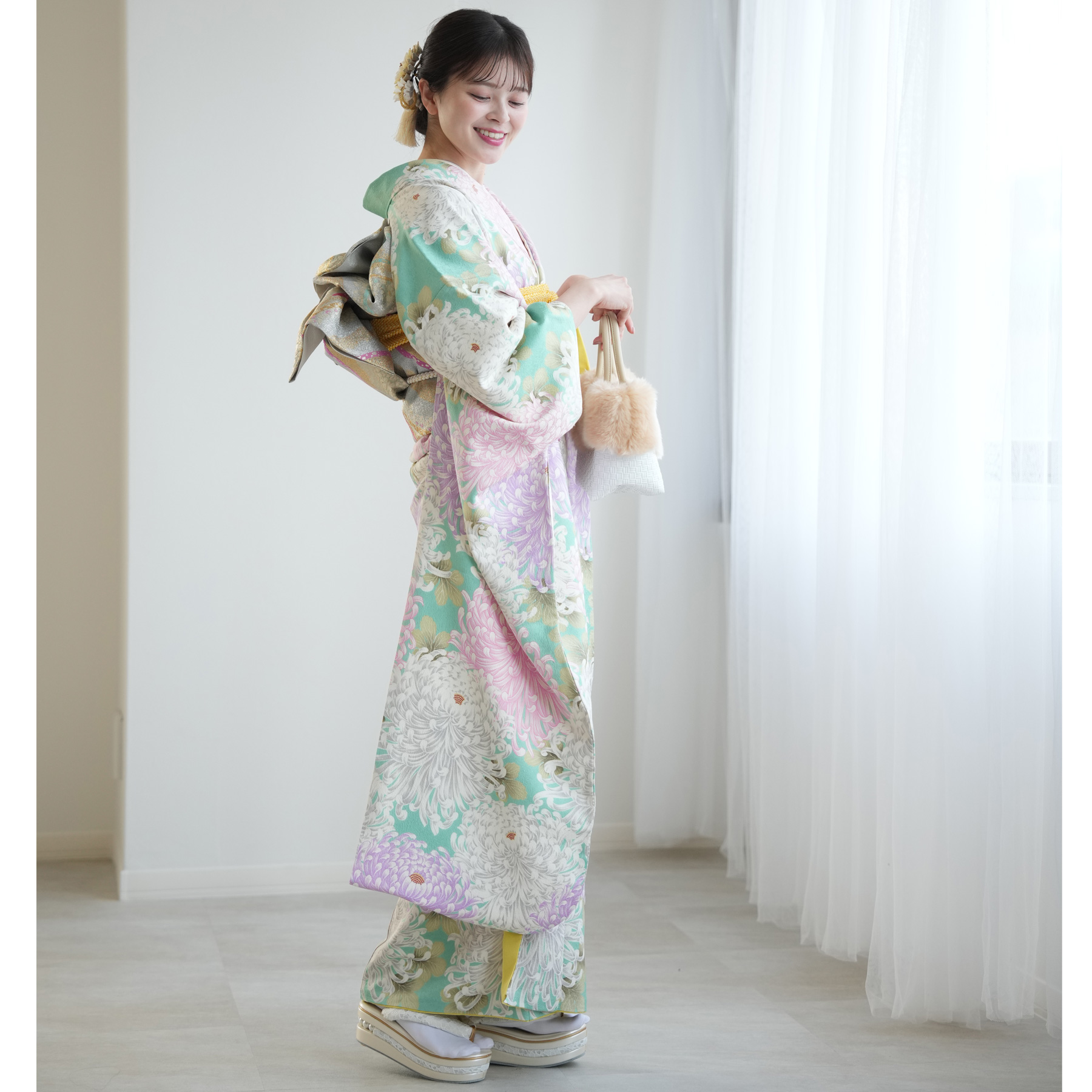 お振袖　晴着　成人式　着物　個性的　菊　グリーン系　シック　貸衣装　レンタル お振袖晴着成人式着物個性的菊グリーン系シック貸衣装レンタル