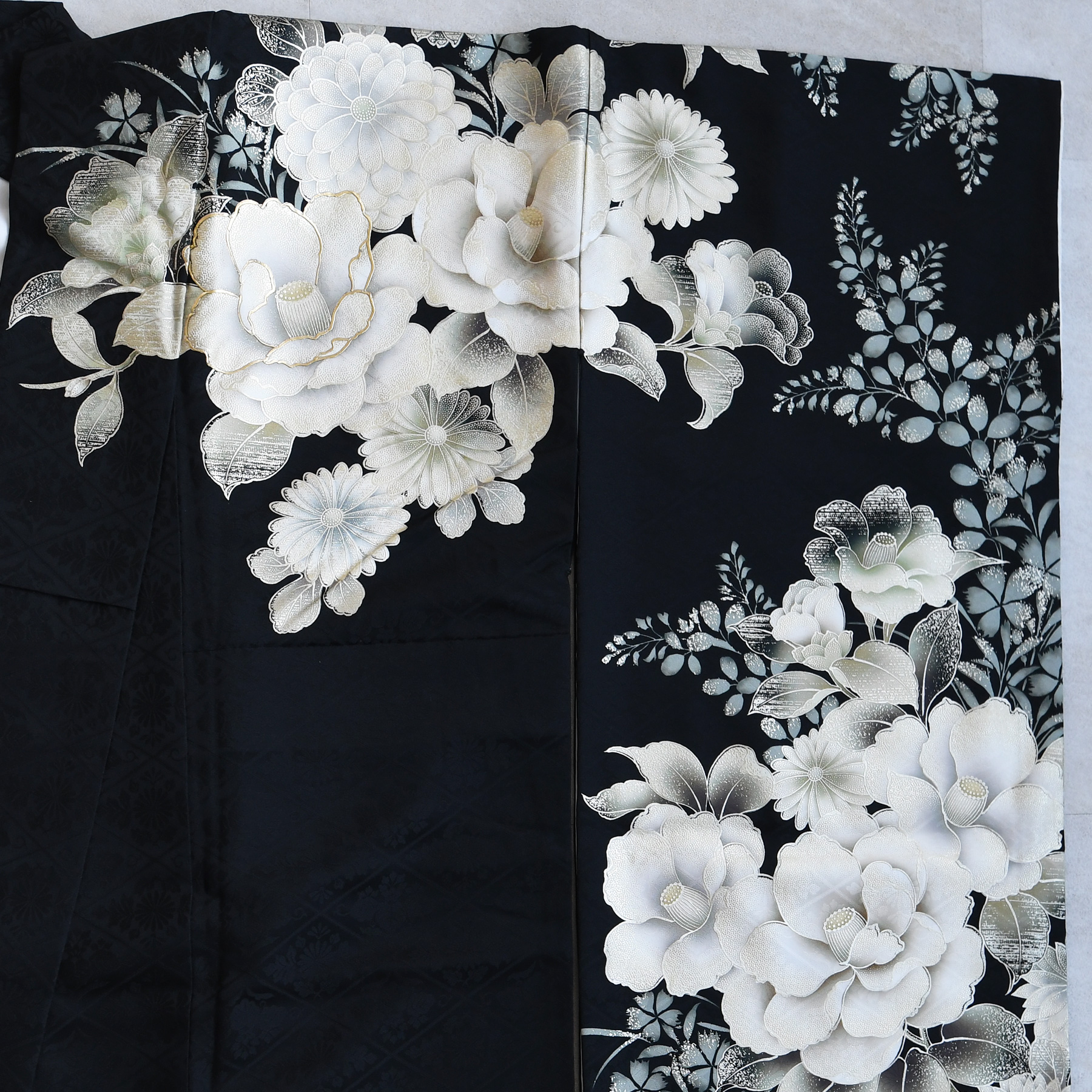 レンタル 振袖 正絹着物+袋帯 21点セット 絵羽 黒地に艶やかな牡丹と菊