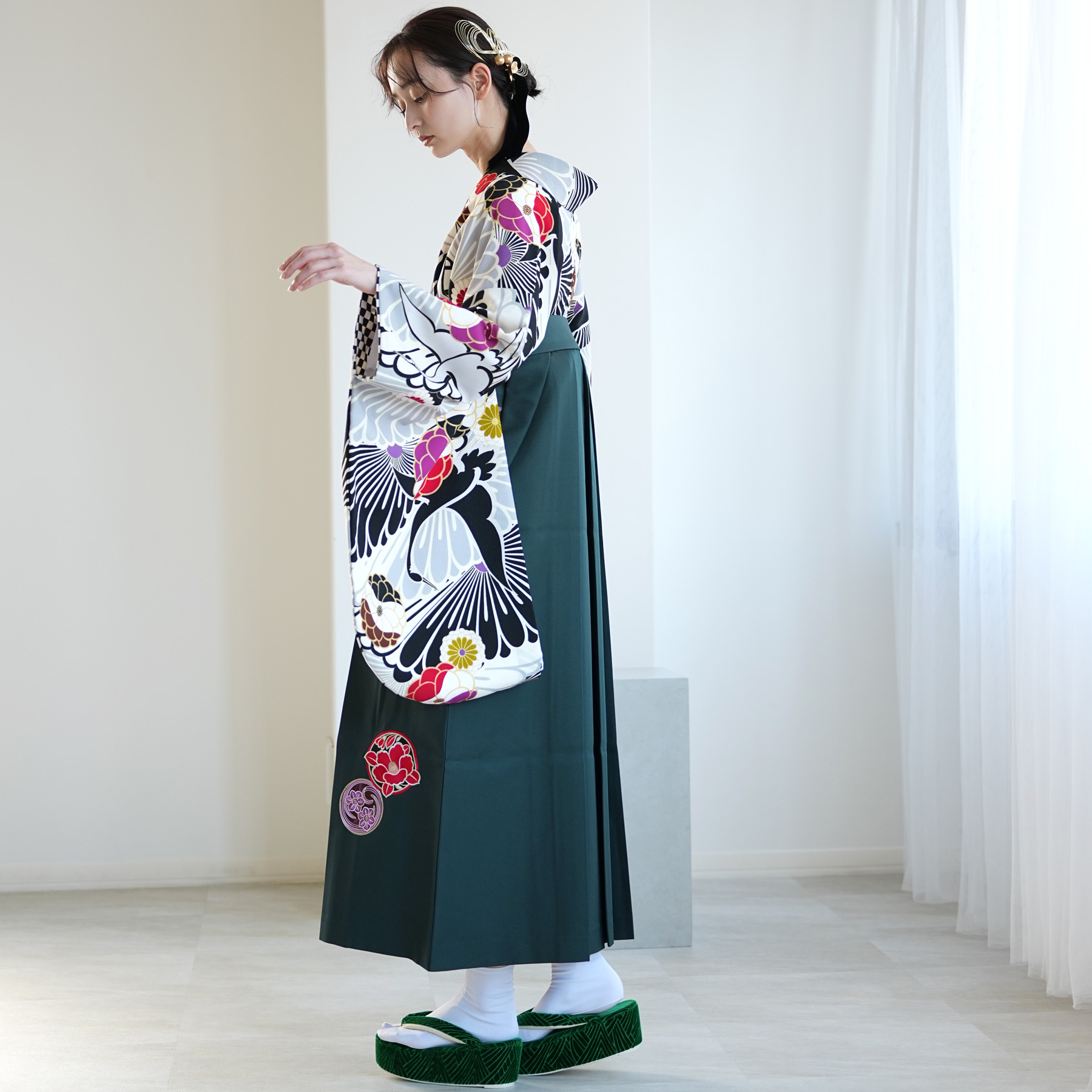Utatane　二尺袖着物と袴　卒業式　サイズ95 utatane 袴 卒業式 購入 2尺袖着物 着物と袴の2点セット レトロ 袴