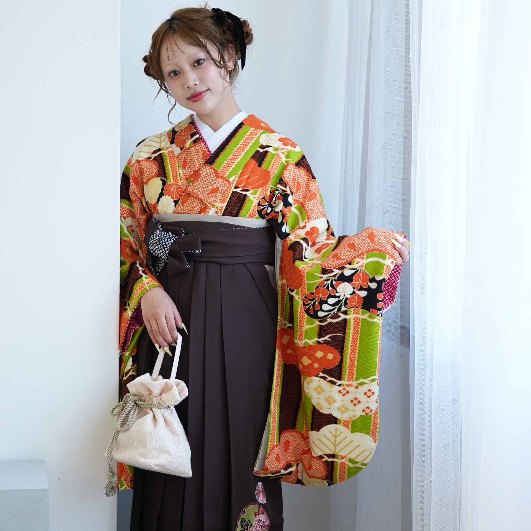 二尺袖 着物 袴フルセット 着物のブランド：九重 日本製 卒業式 NO15832 袴 レンタル 卒業式 2尺袖着物 17点セット 九重 レトロ 袴セット 椿