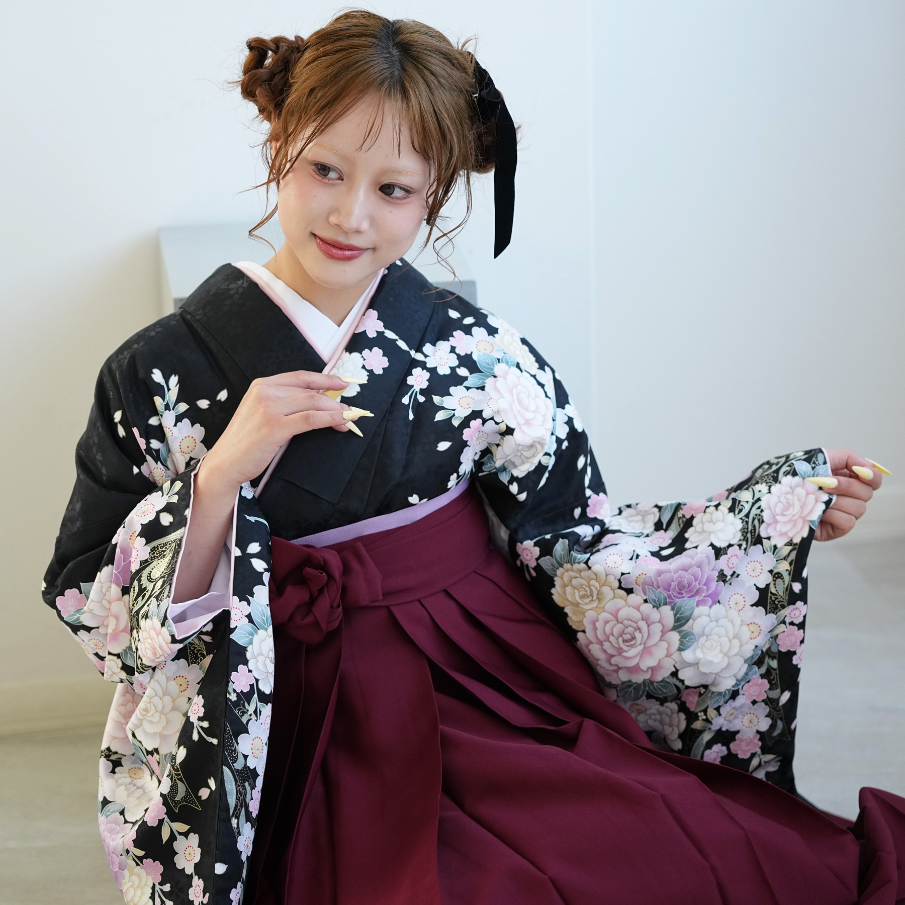 卒業式 袴 レンタル袴セット卒業式袴セット2尺袖着物＆袴 フルセットレンタル「黒地に金・赤の雲 赤系の牡丹と水流  桜」 袴 レンタル 卒業式 2尺袖着物 17点セット レトロ 袴セット 牡丹 黒系