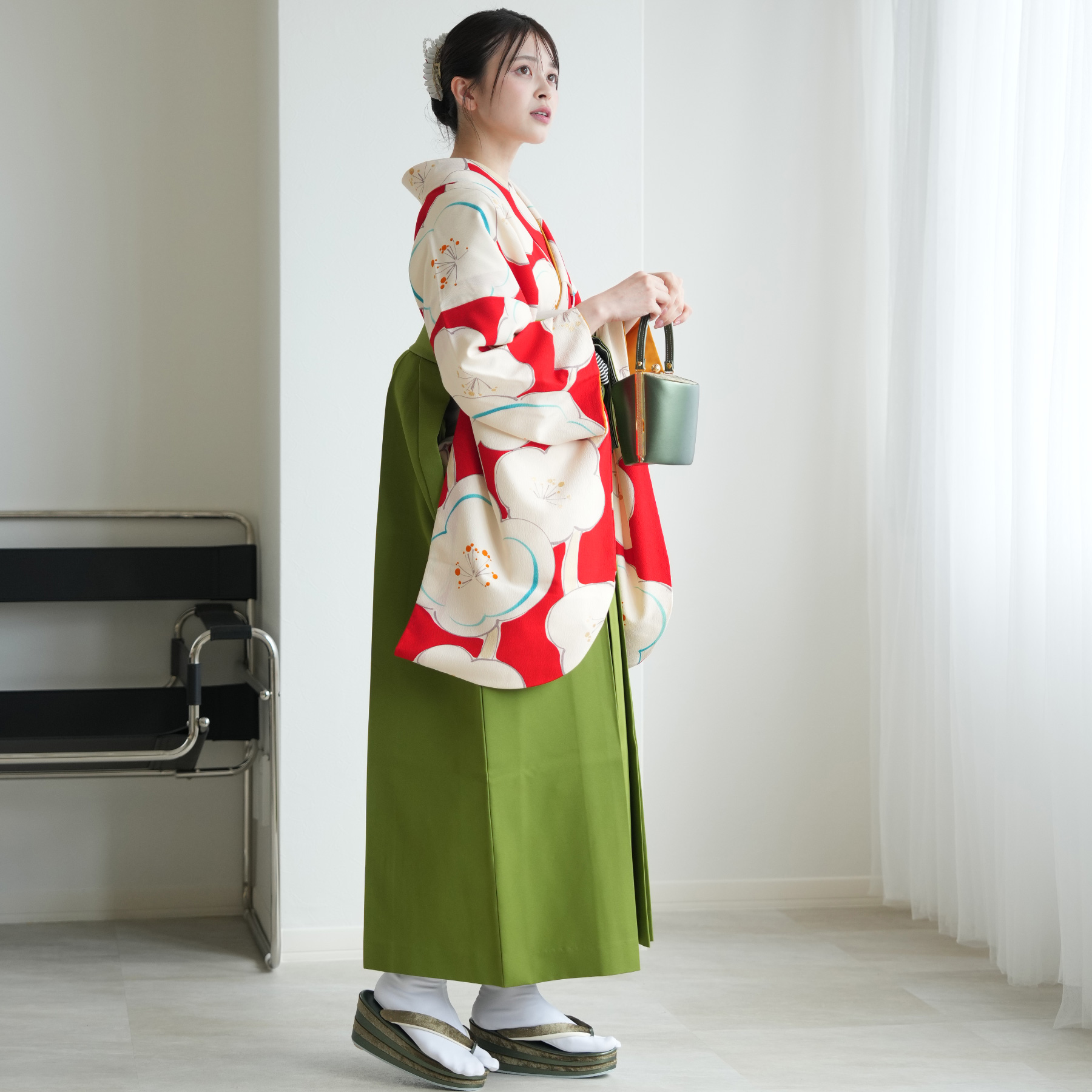 二尺袖！赤に花尽くし アンティーク着物 アンティーク着物の灯屋2の振袖 /赤色/古典/桜柄/ 桜に枝垂れ
